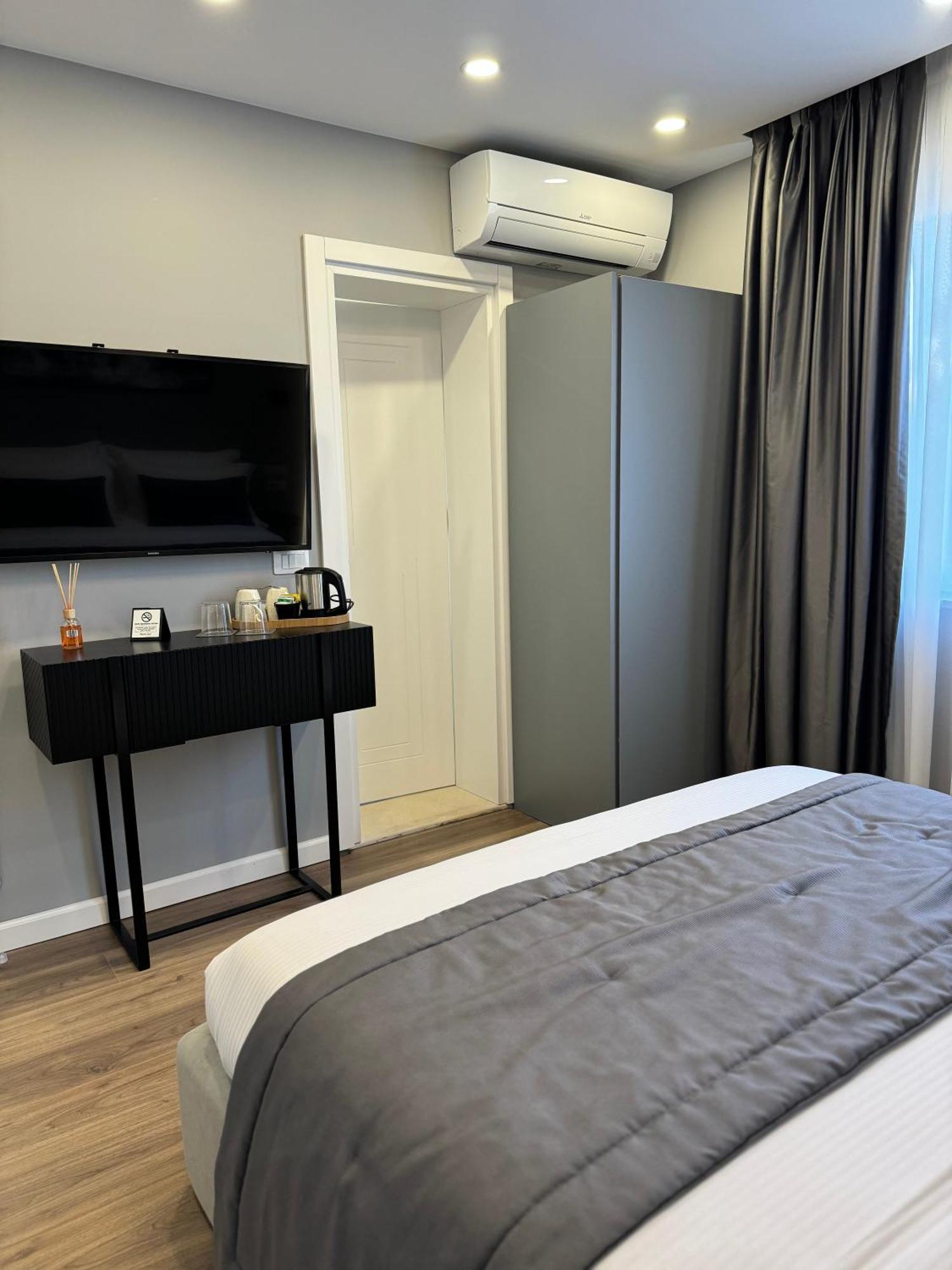 L'Hotel Тирана Екстер'єр фото