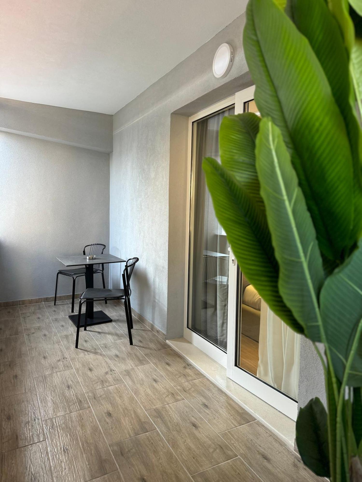L'Hotel Тирана Екстер'єр фото