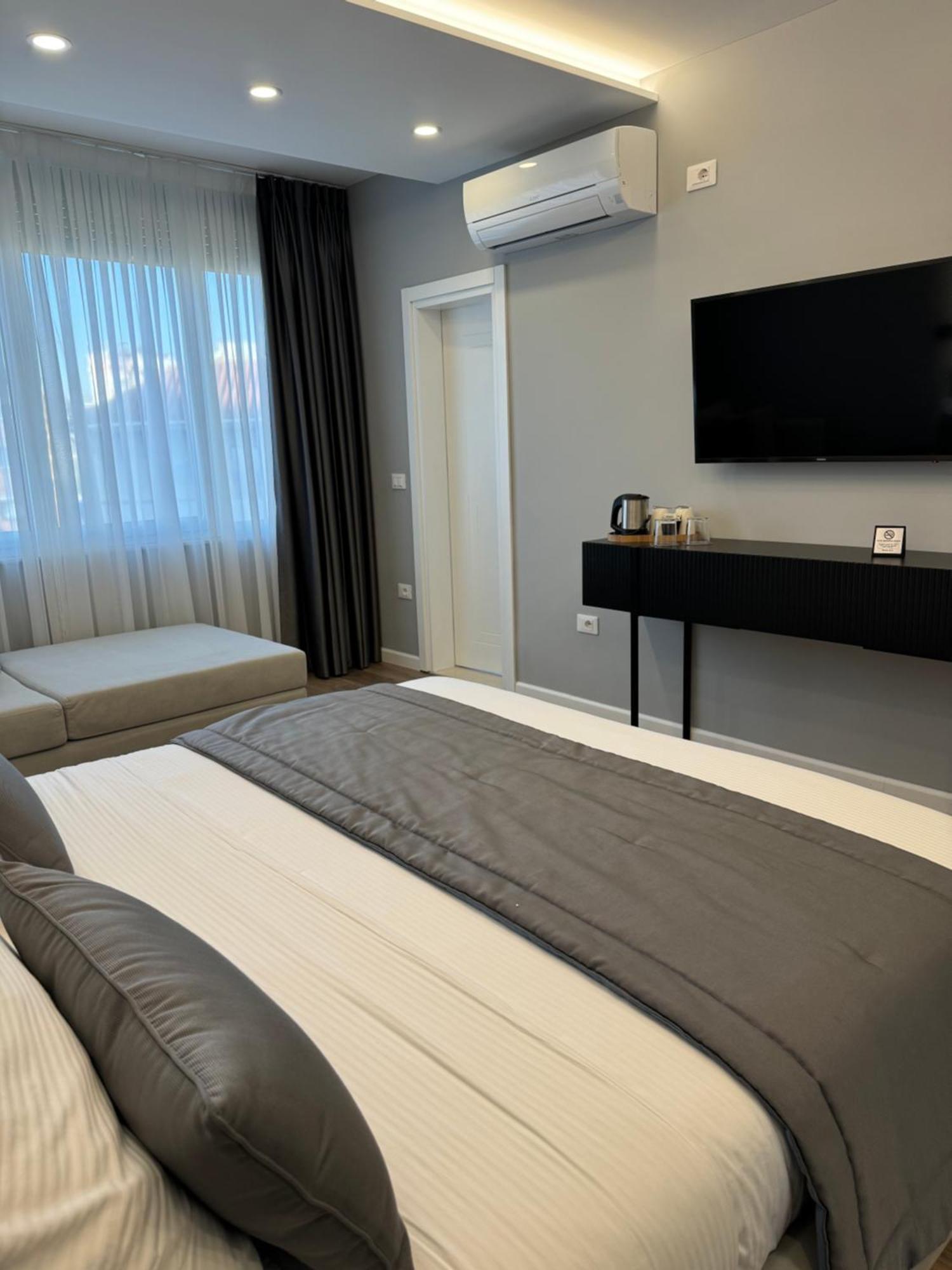 L'Hotel Тирана Екстер'єр фото